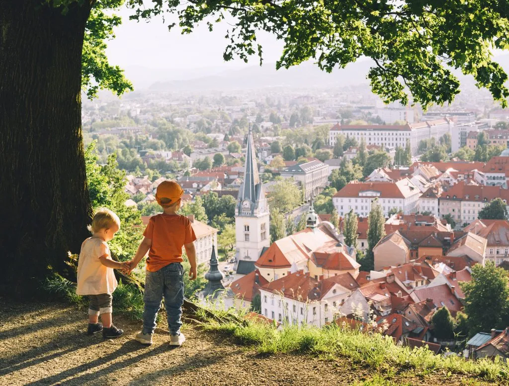 kinder über ljubljana